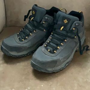 Mens 10 Columbia Hiking Boots